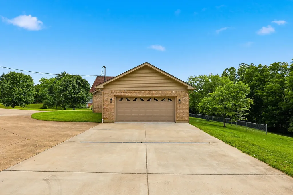 1594 Fox Creek Road Lawrenceburg KY 40342