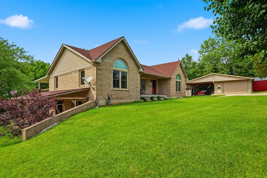 1594 Fox Creek Road Lawrenceburg KY 40342