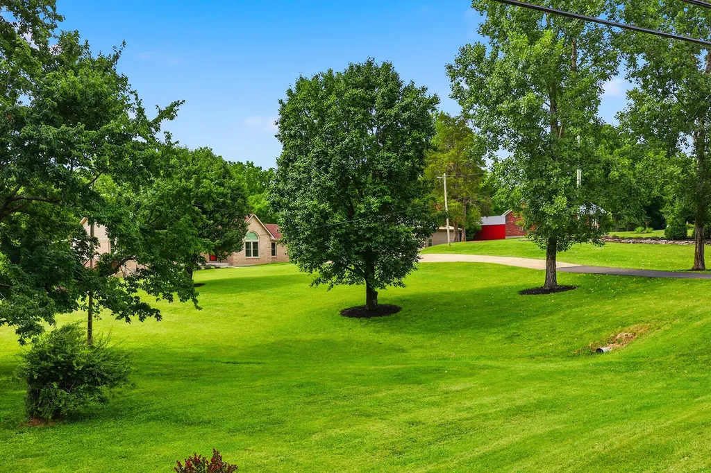 1594 Fox Creek Road Lawrenceburg KY 40342
