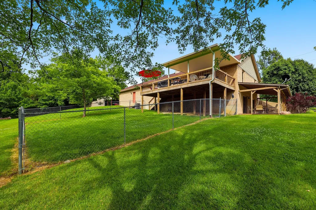 1594 Fox Creek Road Lawrenceburg KY 40342