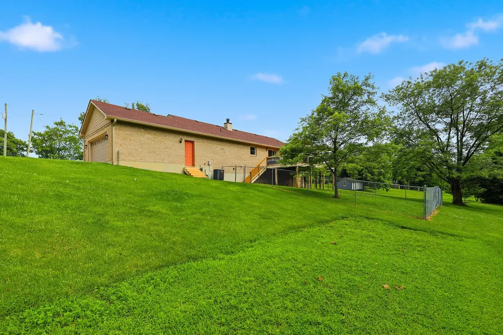 1594 Fox Creek Road Lawrenceburg KY 40342