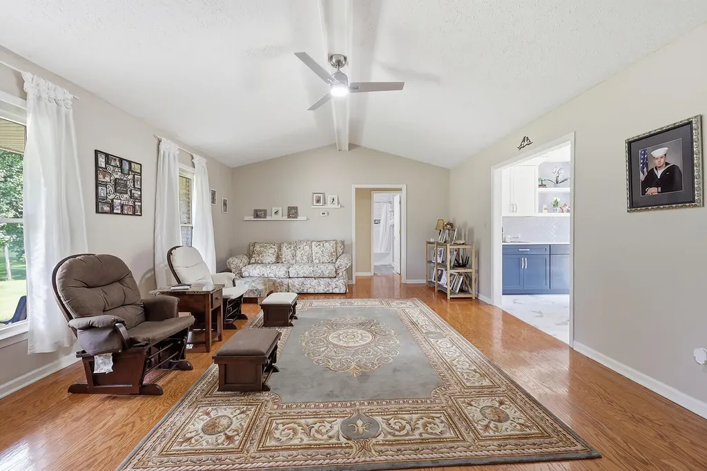 1594 Fox Creek Road Lawrenceburg KY 40342