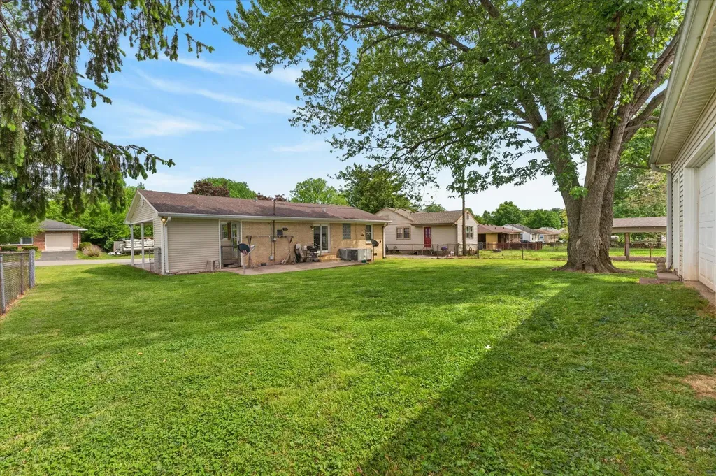 415 Elaine Drive Hopkinsville KY 42240