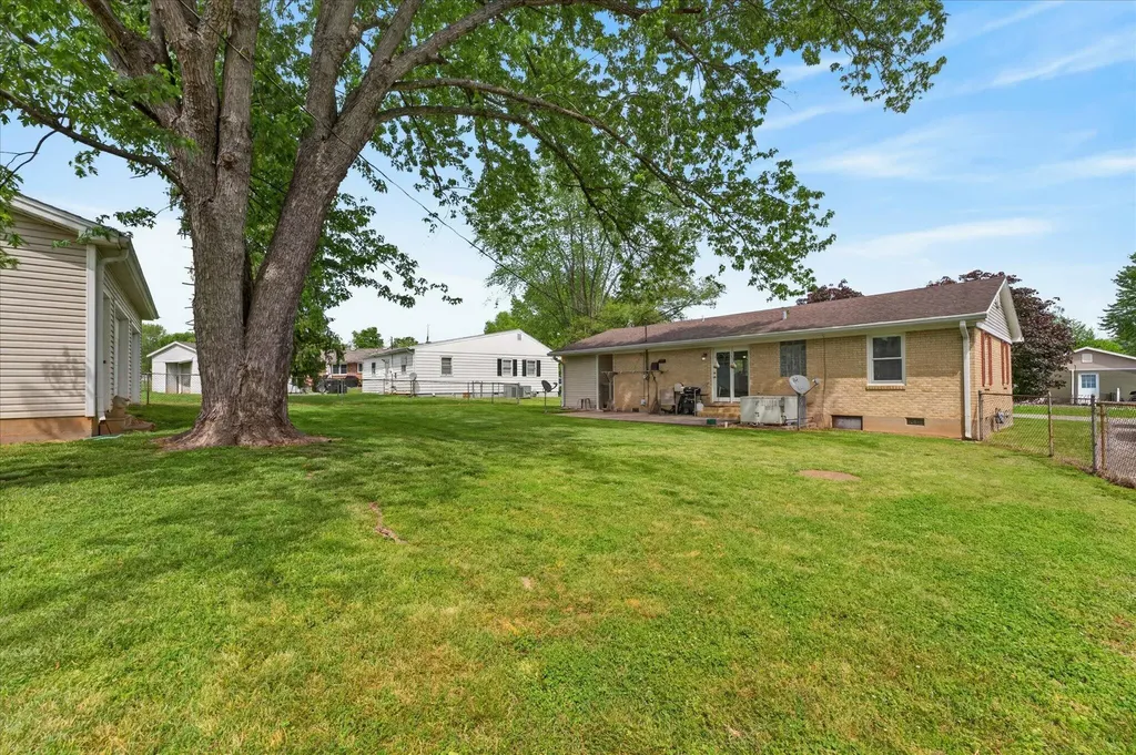 415 Elaine Drive Hopkinsville KY 42240
