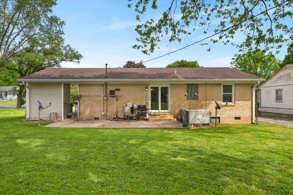 415 Elaine Drive Hopkinsville KY 42240