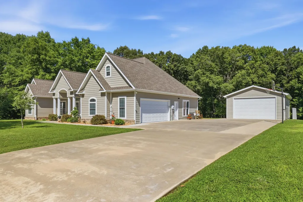 3276 Kirk Ridge Road Murray KY 42071