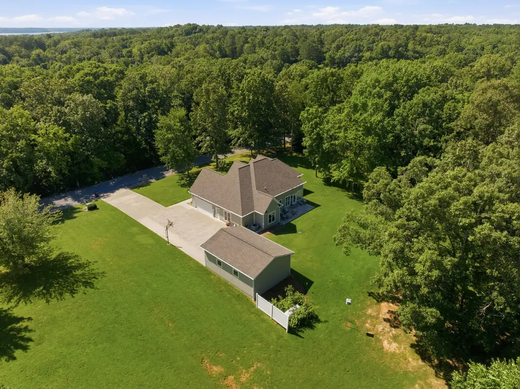 3276 Kirk Ridge Road Murray KY 42071
