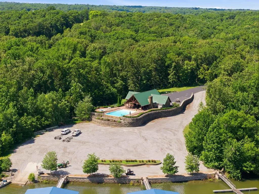 3276 Kirk Ridge Road Murray KY 42071