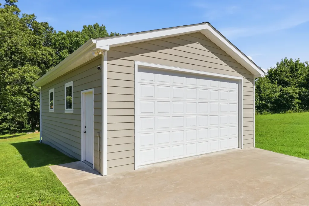 3276 Kirk Ridge Road Murray KY 42071