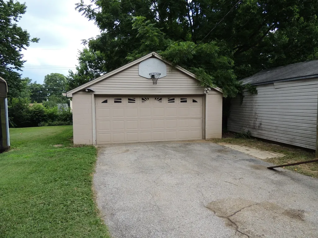 551 Saint Anthony Drive Lexington KY 40505