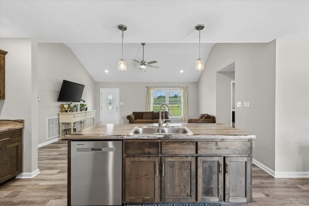 5817 Greenville Road Elkton KY 42220