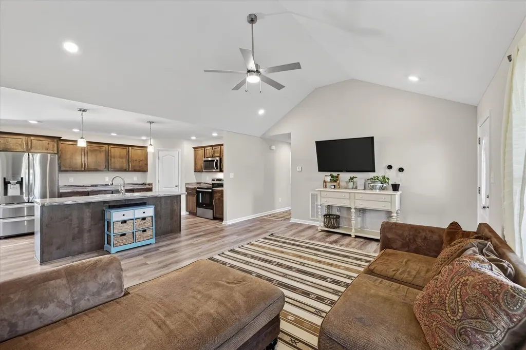 5817 Greenville Road Elkton KY 42220