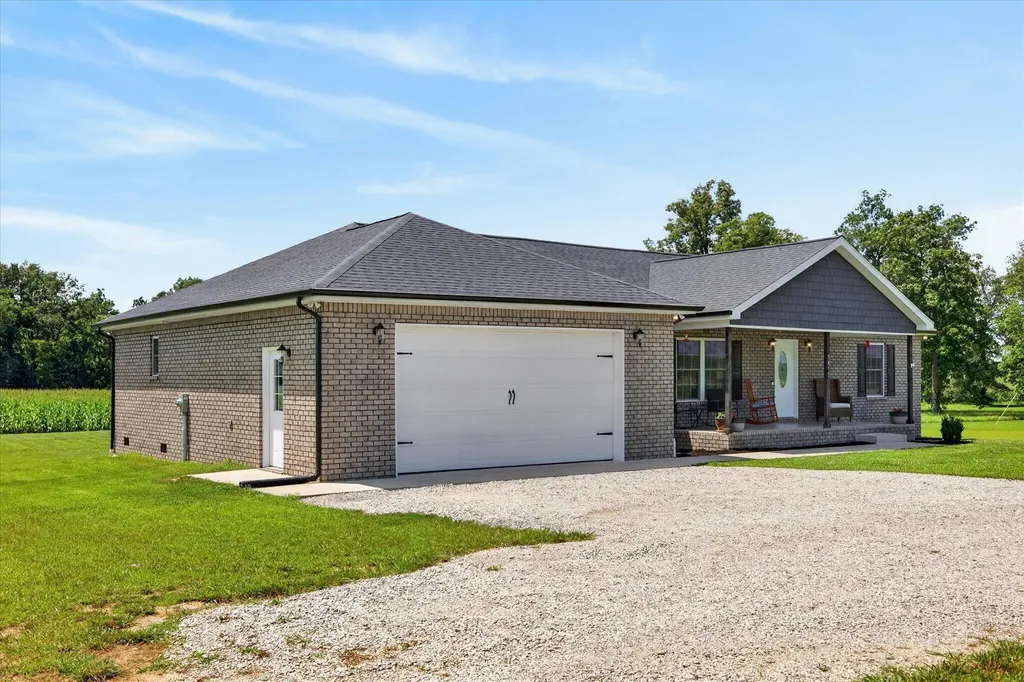 5817 Greenville Road Elkton KY 42220
