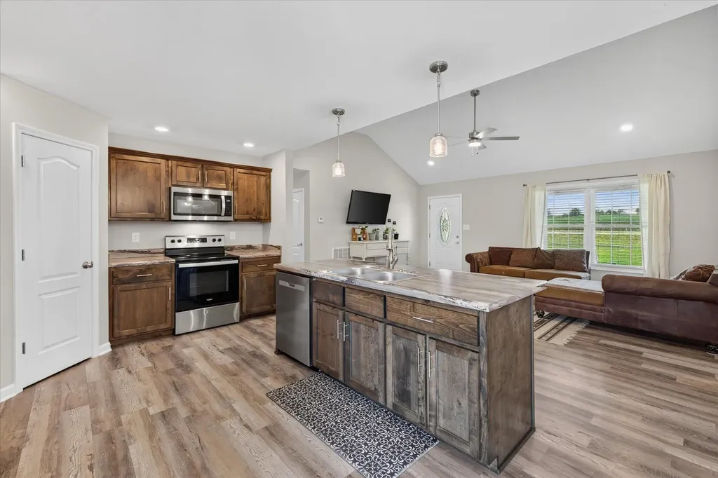 5817 Greenville Road Elkton KY 42220