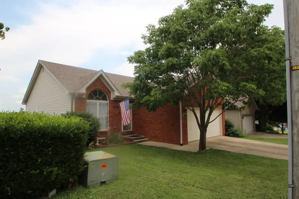 109 Yorkshire Drive Lawrenceburg KY 40342