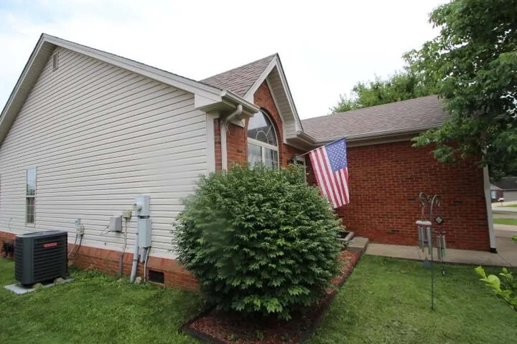 109 Yorkshire Drive Lawrenceburg KY 40342
