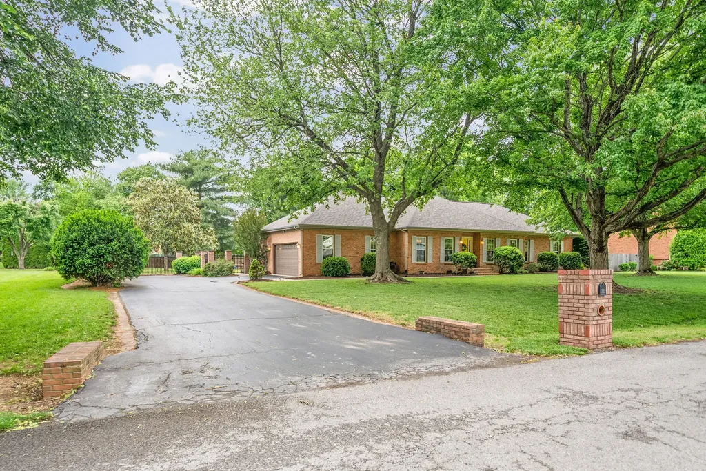 219 Fairfax Avenue Hopkinsville KY 42240