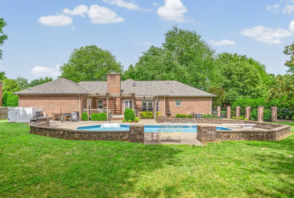 219 Fairfax Avenue Hopkinsville KY 42240