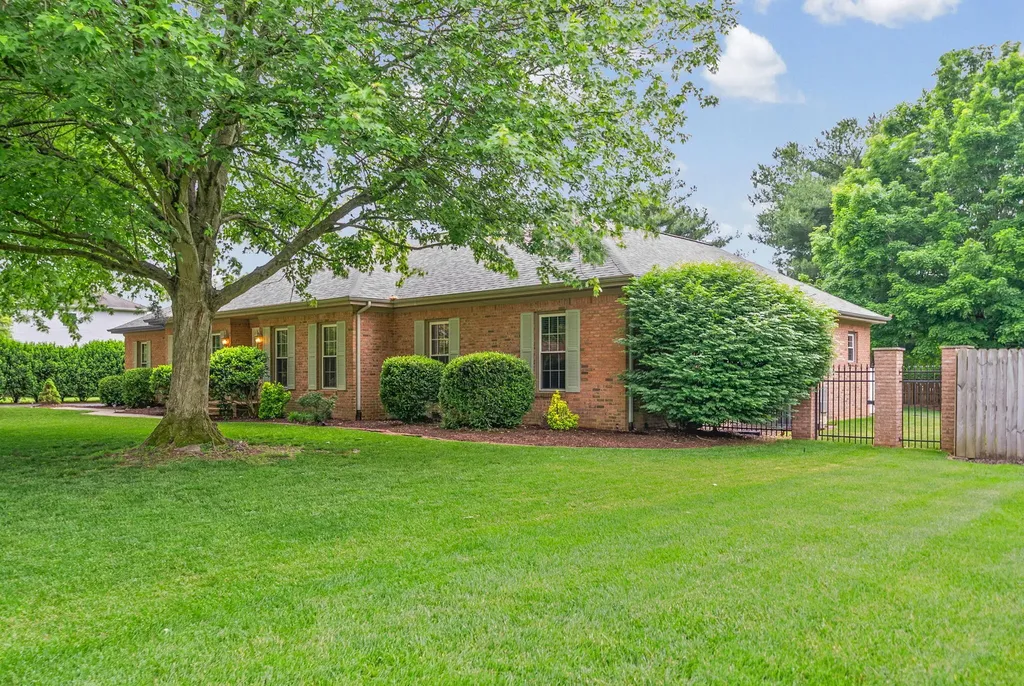219 Fairfax Avenue Hopkinsville KY 42240