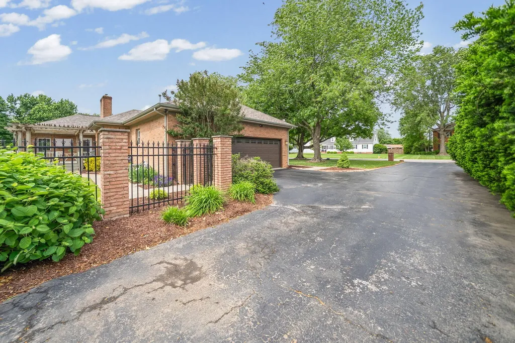 219 Fairfax Avenue Hopkinsville KY 42240