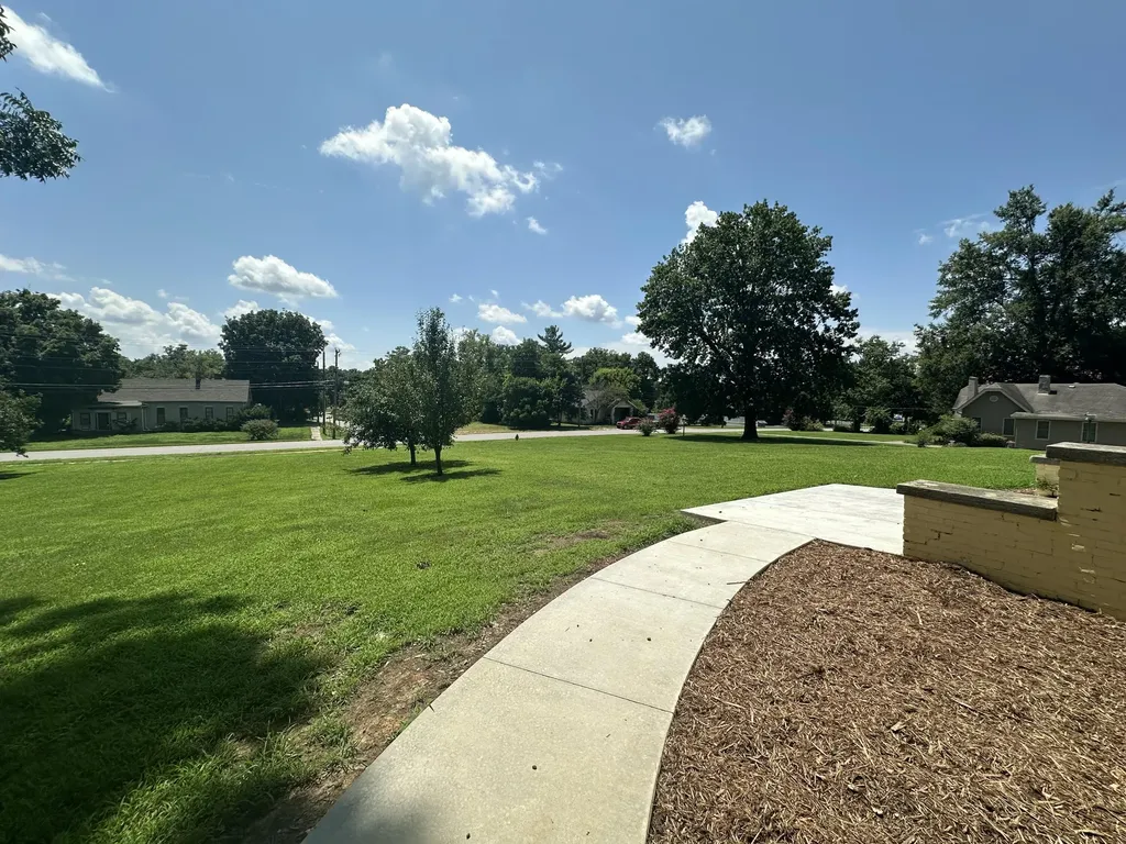 427 E Market Street Princeton KY 42445