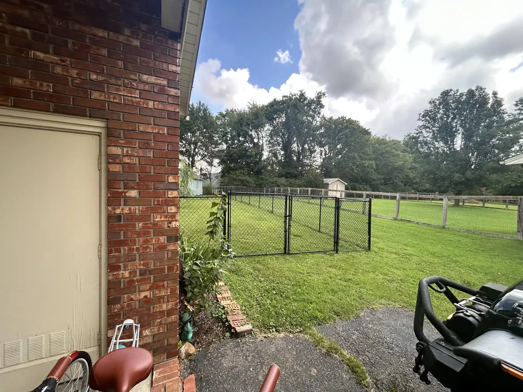 1608 Magnolia Drive Murray KY 42071