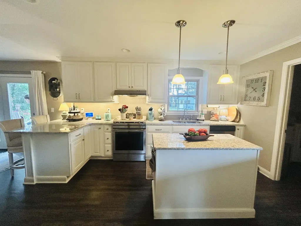 1608 Magnolia Drive Murray KY 42071