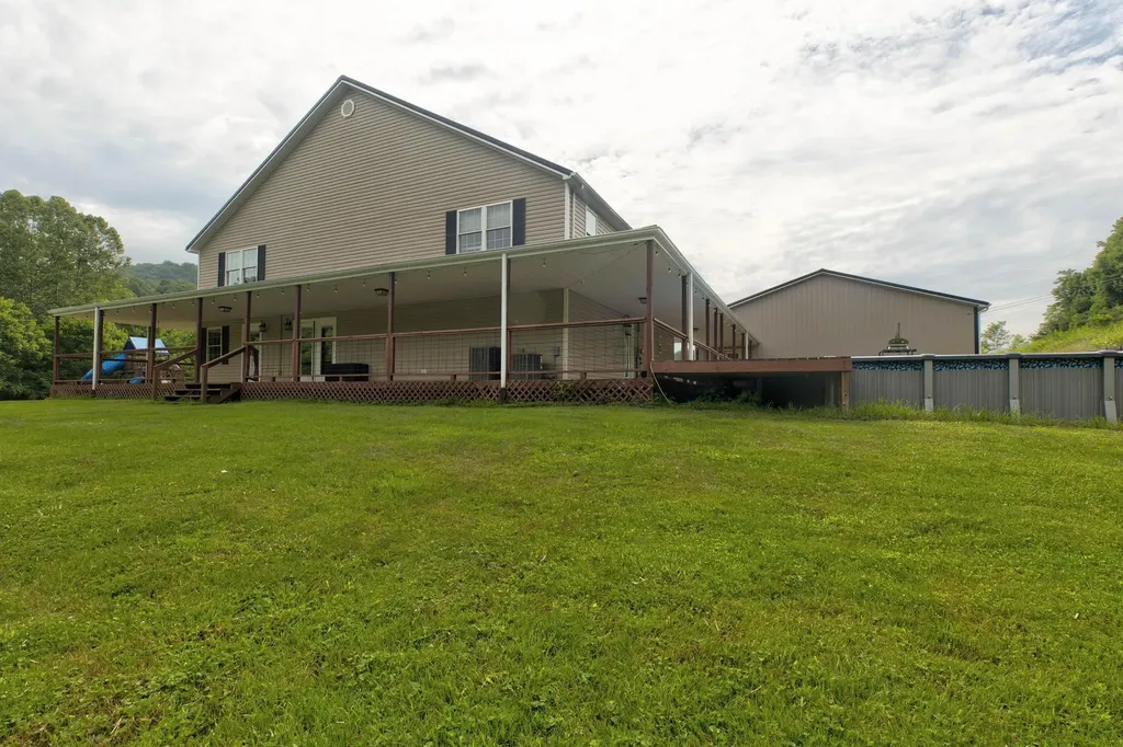 354 Covered Bridge Road Wallingford KY 41093