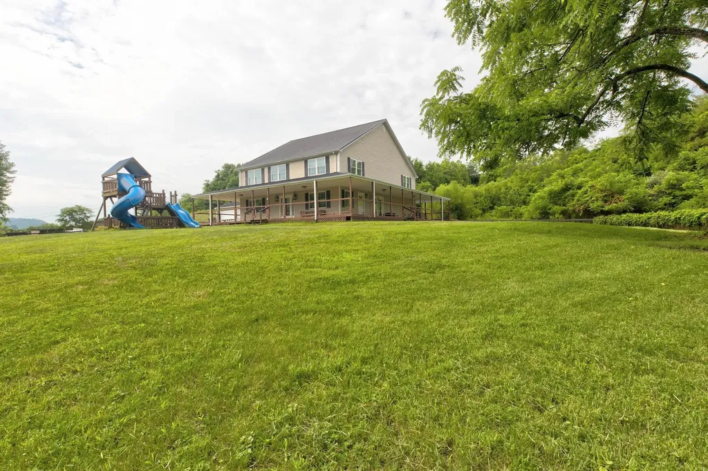 354 Covered Bridge Road Wallingford KY 41093