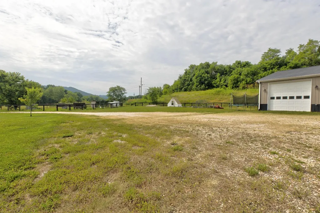 354 Covered Bridge Road Wallingford KY 41093