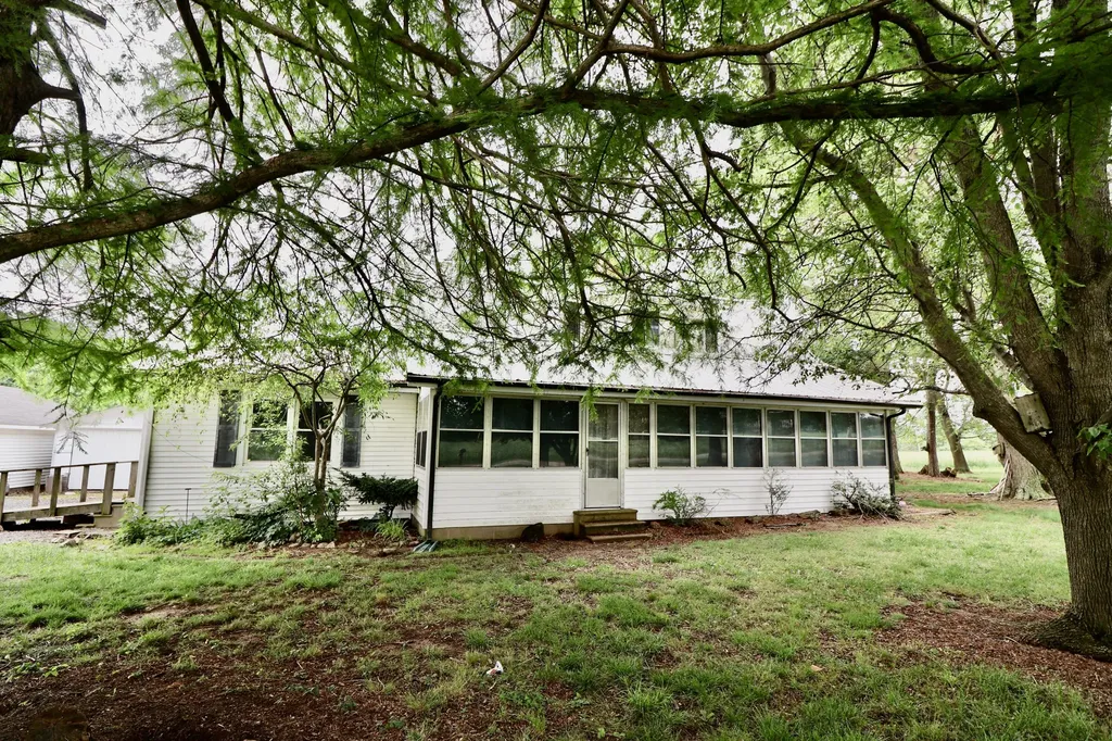 1282 Cherokee Trail Murray KY 42071