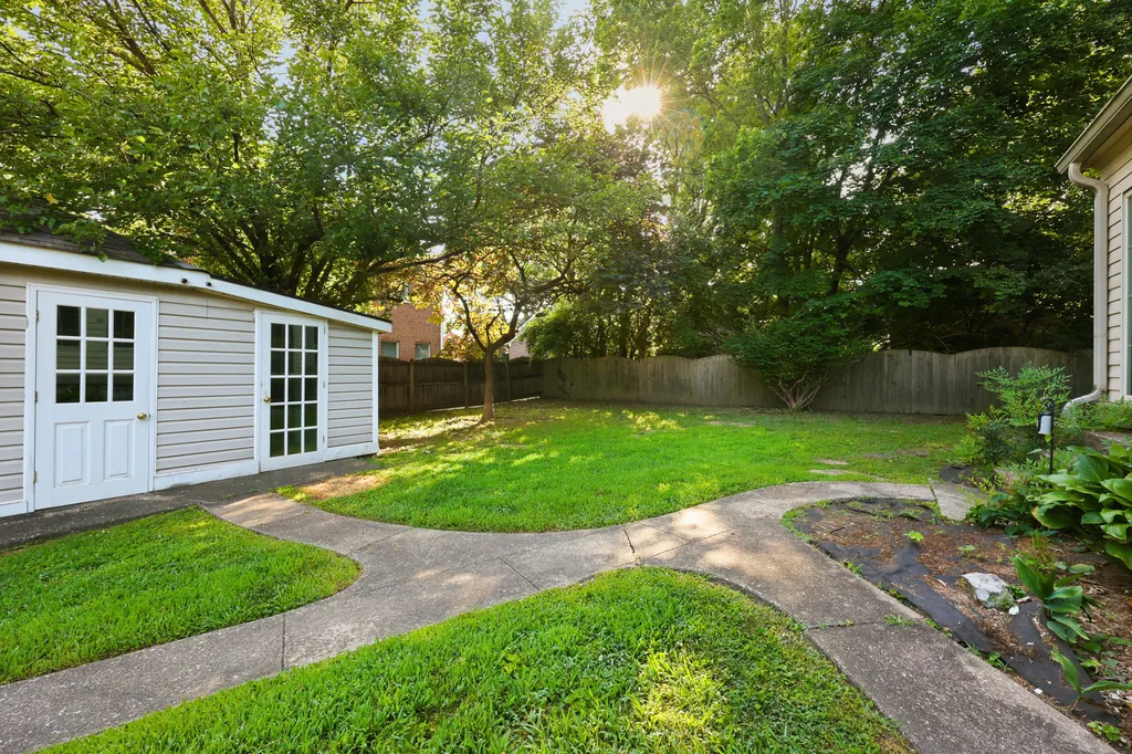 129 Barberry Lane Lexington KY 40503