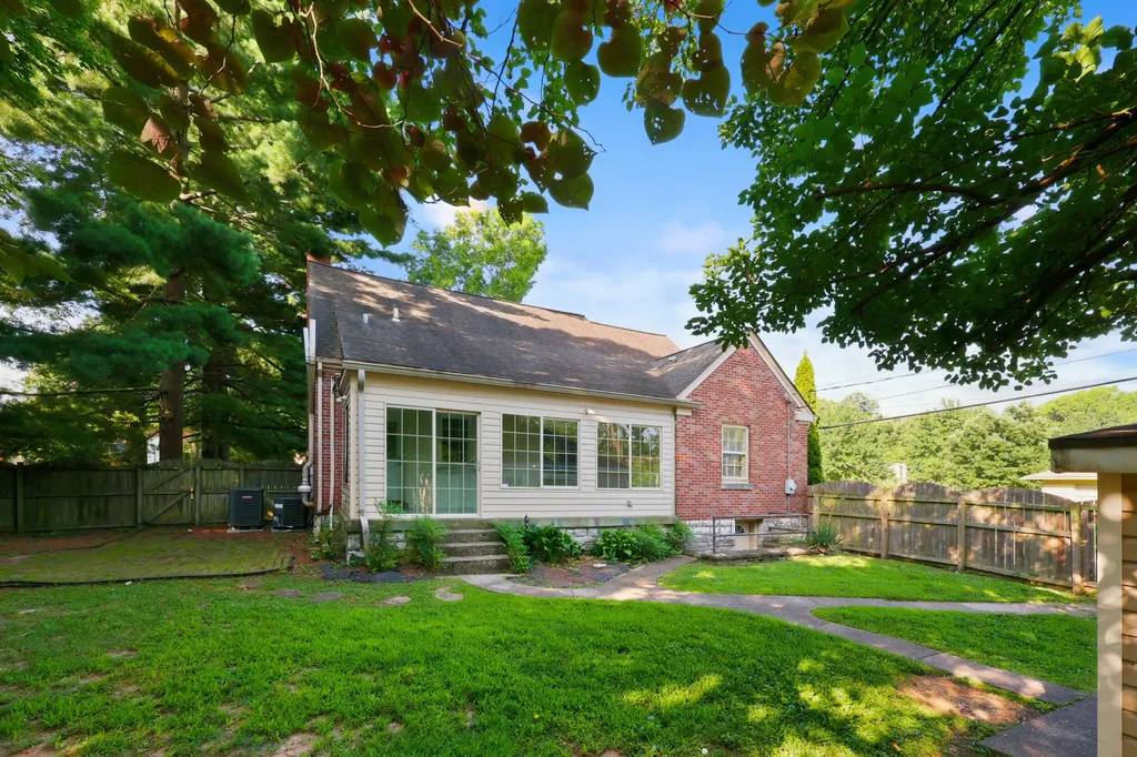 129 Barberry Lane Lexington KY 40503