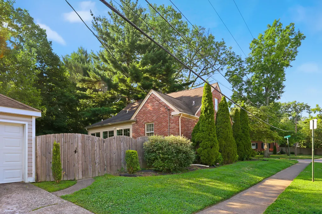 129 Barberry Lane Lexington KY 40503