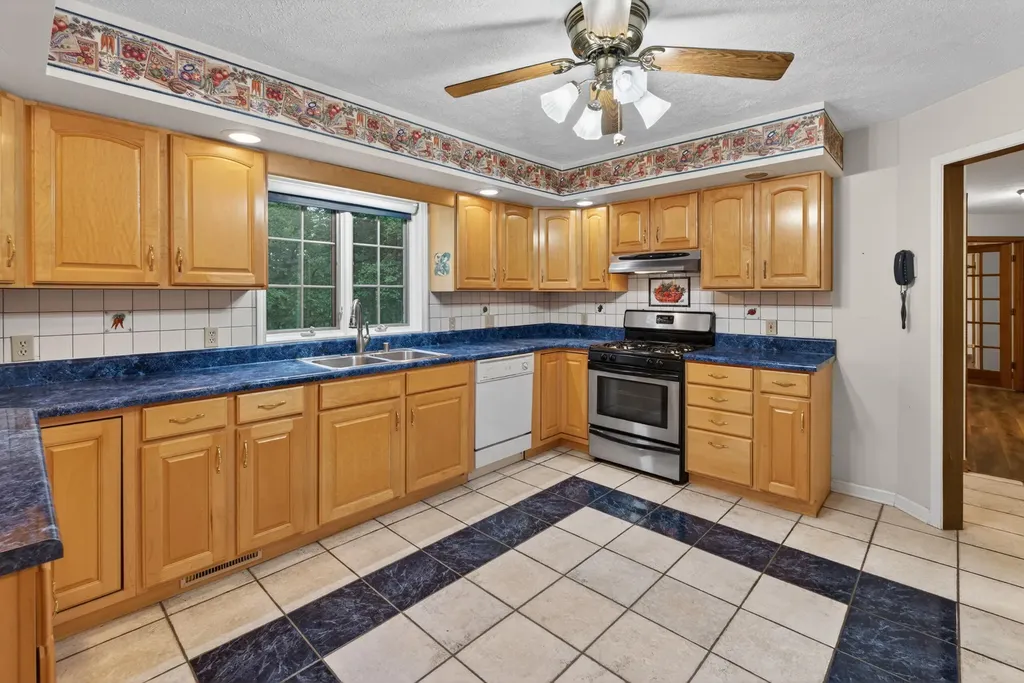 85 Boone Drive Cadiz KY 42211