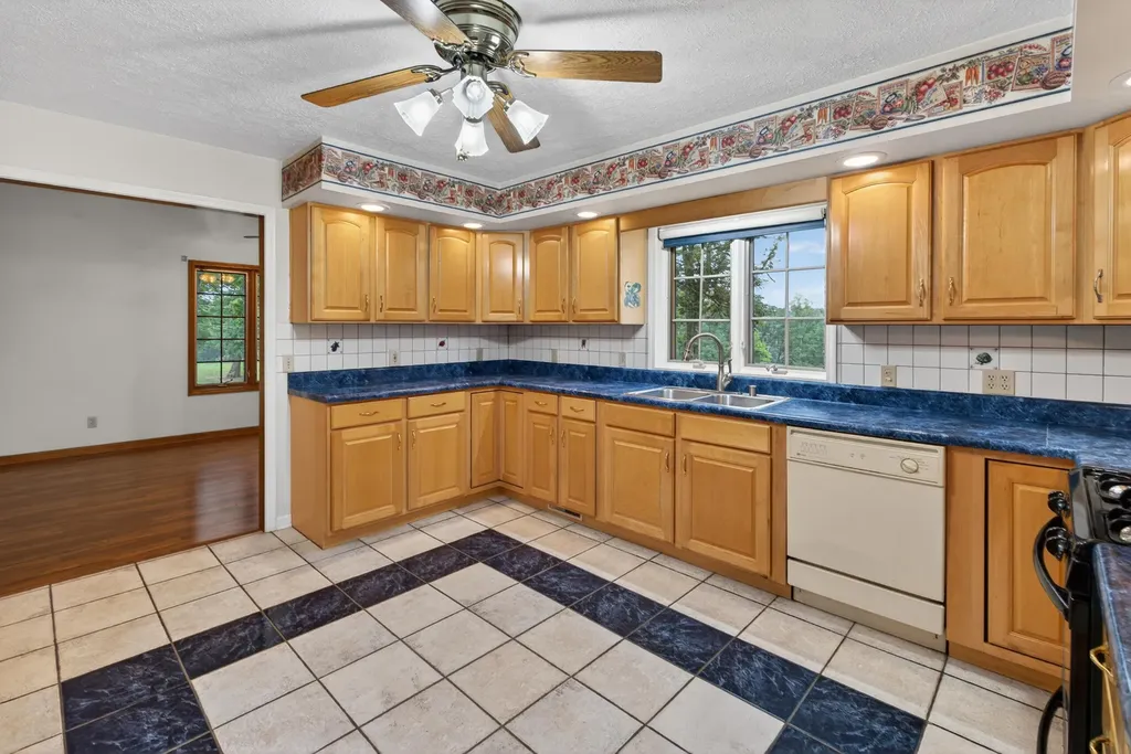 85 Boone Drive Cadiz KY 42211
