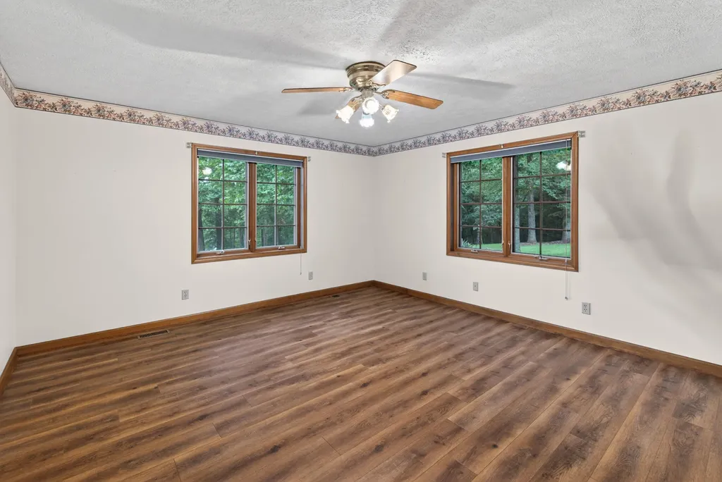 85 Boone Drive Cadiz KY 42211