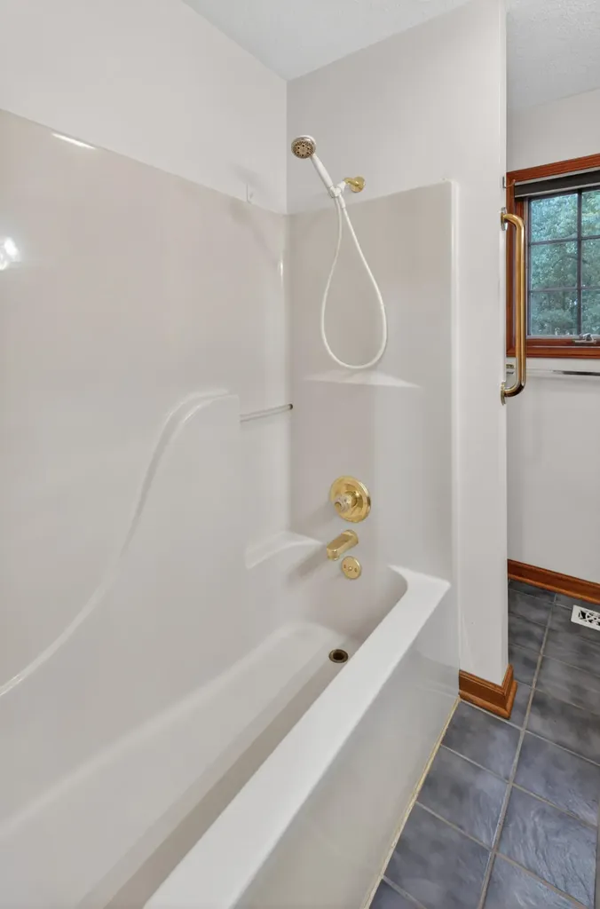 85 Boone Drive Cadiz KY 42211