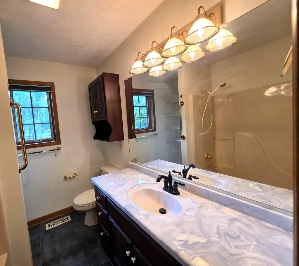 85 Boone Drive Cadiz KY 42211