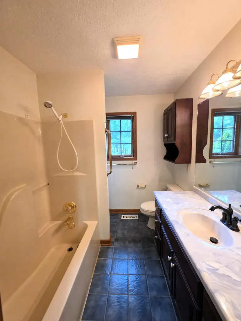 85 Boone Drive Cadiz KY 42211
