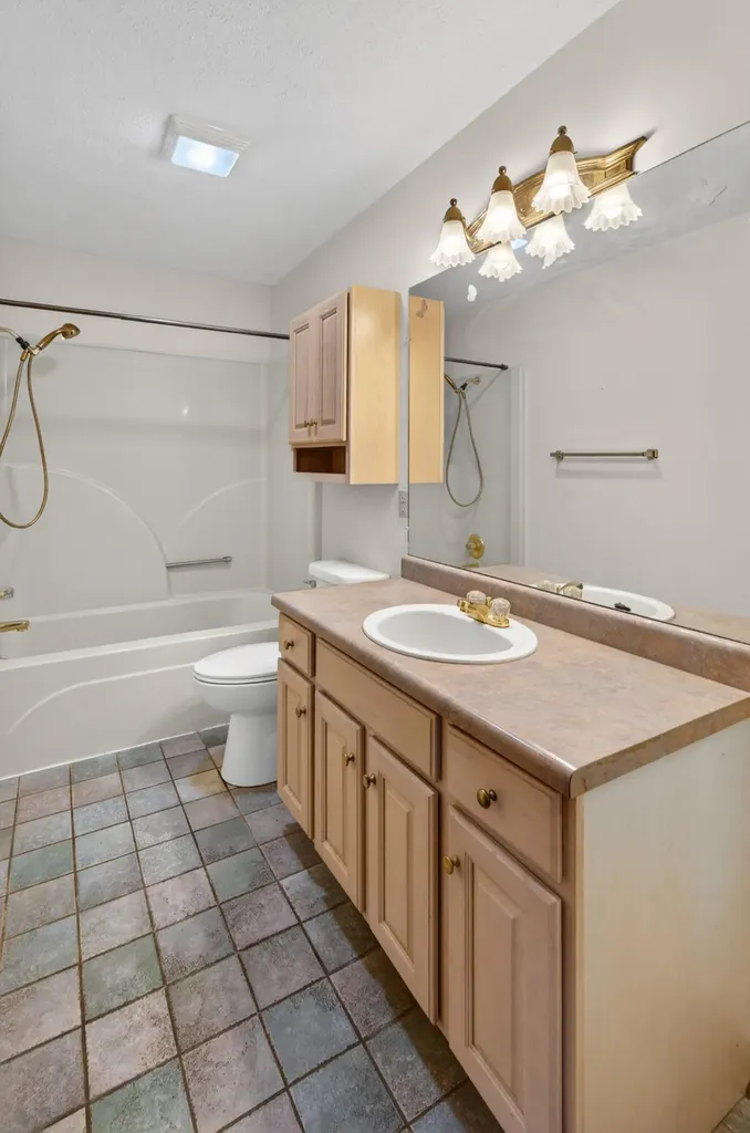 85 Boone Drive Cadiz KY 42211