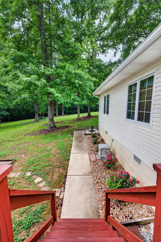 85 Boone Drive Cadiz KY 42211