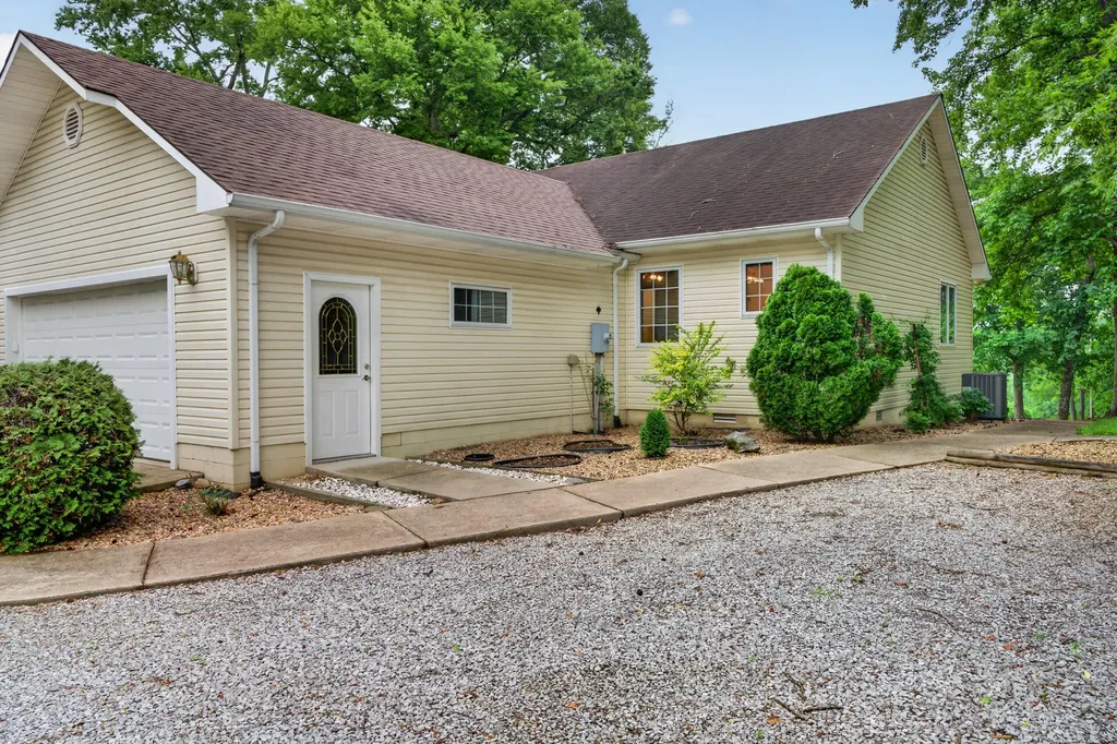 85 Boone Drive Cadiz KY 42211