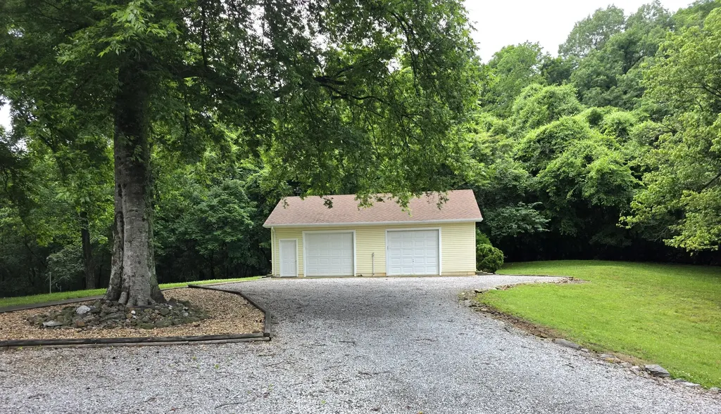 85 Boone Drive Cadiz KY 42211