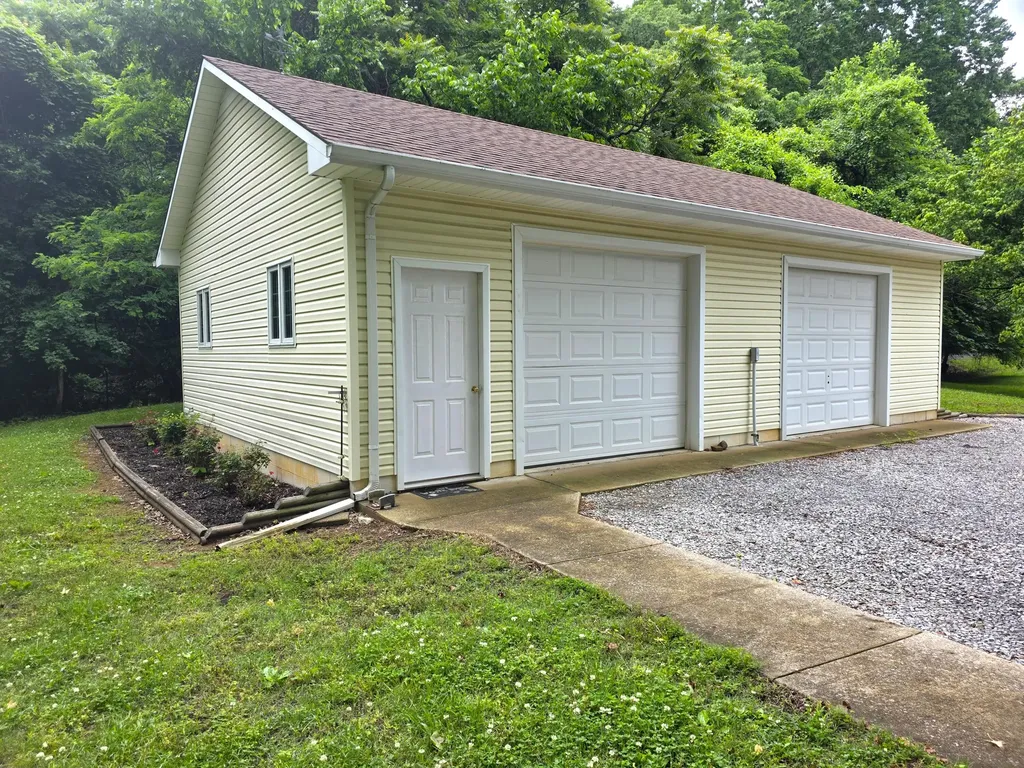 85 Boone Drive Cadiz KY 42211