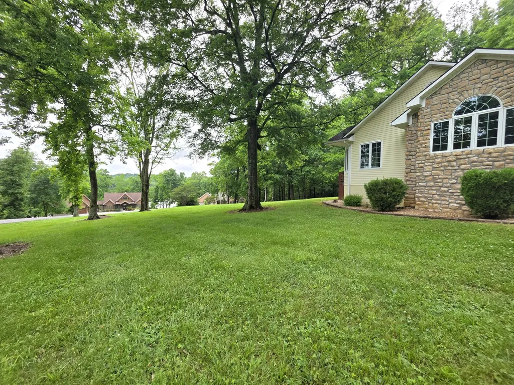 85 Boone Drive Cadiz KY 42211