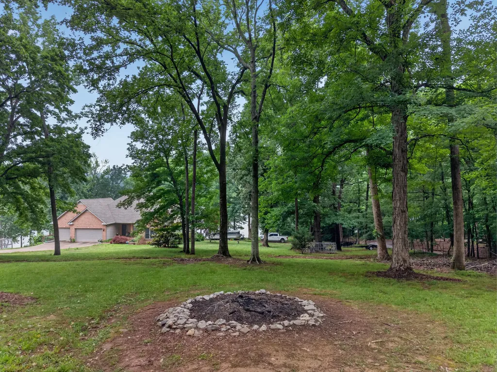 85 Boone Drive Cadiz KY 42211