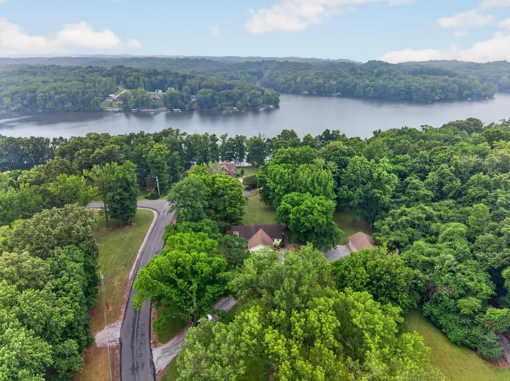 85 Boone Drive Cadiz KY 42211