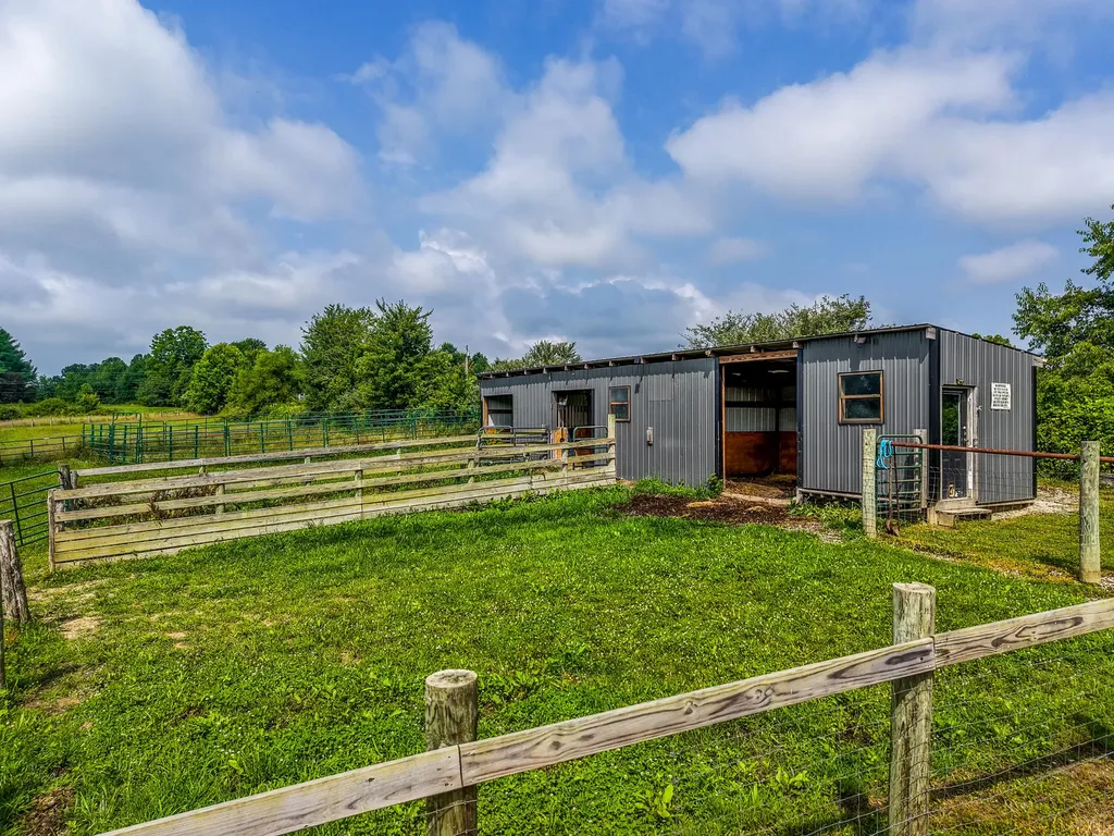 575 Ellington Loop Road Morehead KY 40351