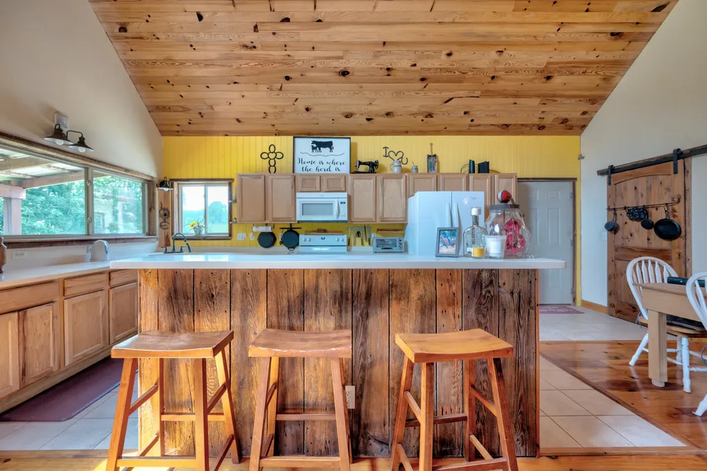 575 Ellington Loop Road Morehead KY 40351